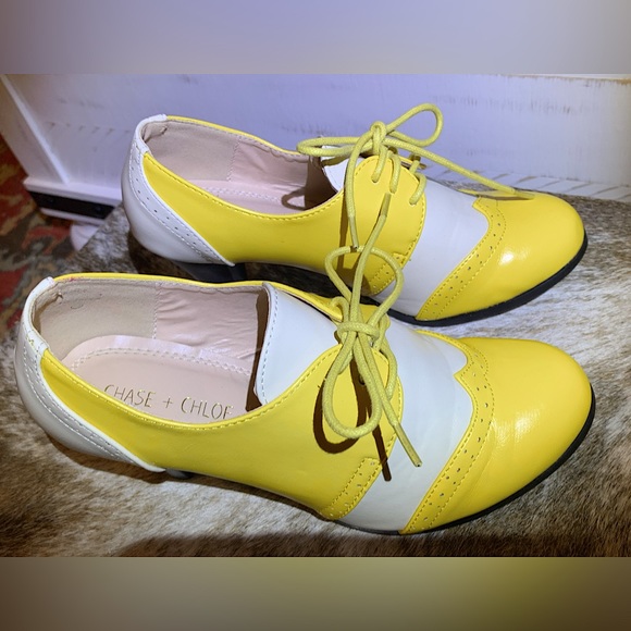 Chase & Chloe 7.5 yellow and white heels. - Picture 7 of 7